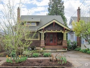 Building Photo - 3218 SE Tibbetts St