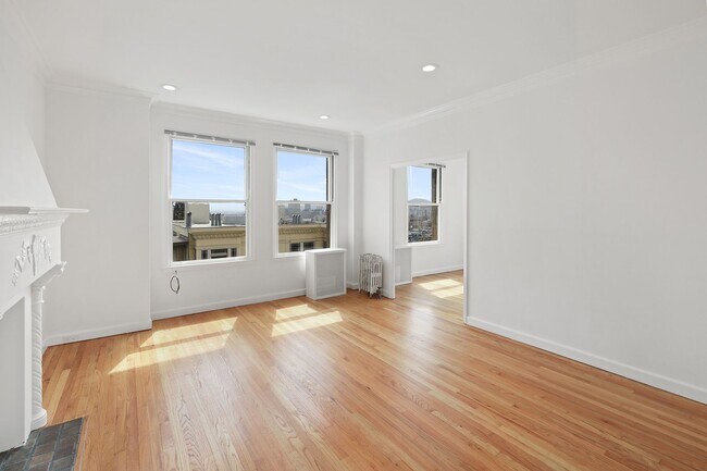 Foto del edificio - Russian Hill: Remodeled Kit/Bath, Formal D...