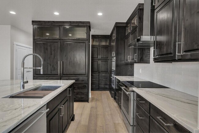 Foto del edificio - 6 Bedroom Home by Sand Hallow State Park!! Price Reduced!!