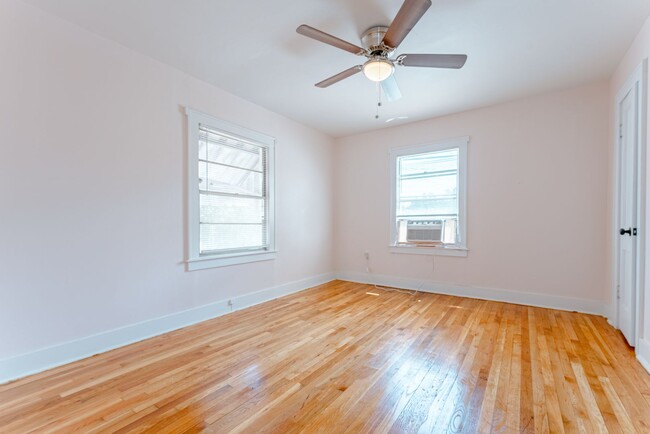 Building Photo - Beautifully renovated 1 plus bedroom