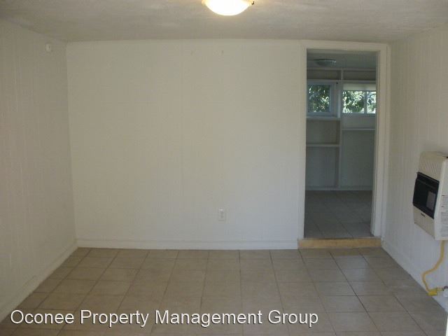 Building Photo - 204 1/2 S Jefferson Ave