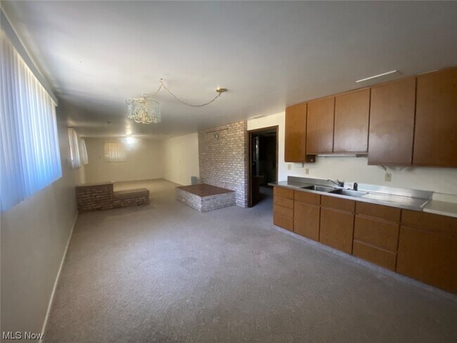 Foto del edificio - 771 E Park Ave