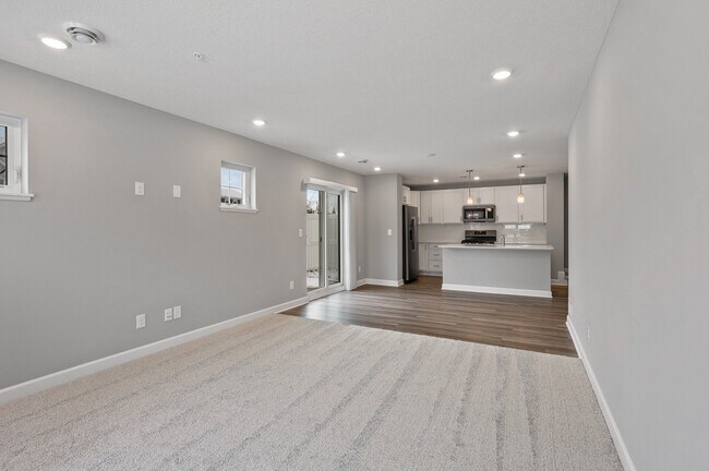 Foto del edificio - 11032 Zest St NE