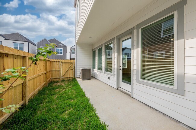 Foto del edificio - 8402 Berry Green Ln