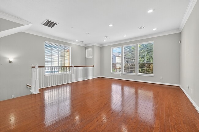 Foto del edificio - 3019 Clearview Cir