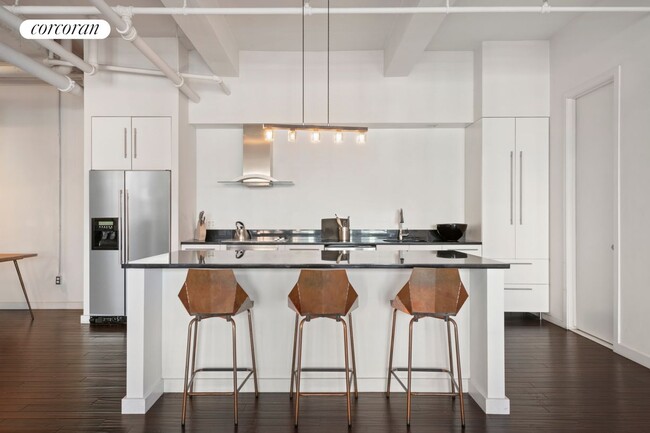 Building Photo - 208 W 30th St