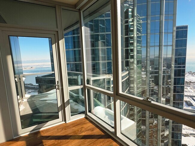 Foto del edificio - 1201 S Prairie Ave