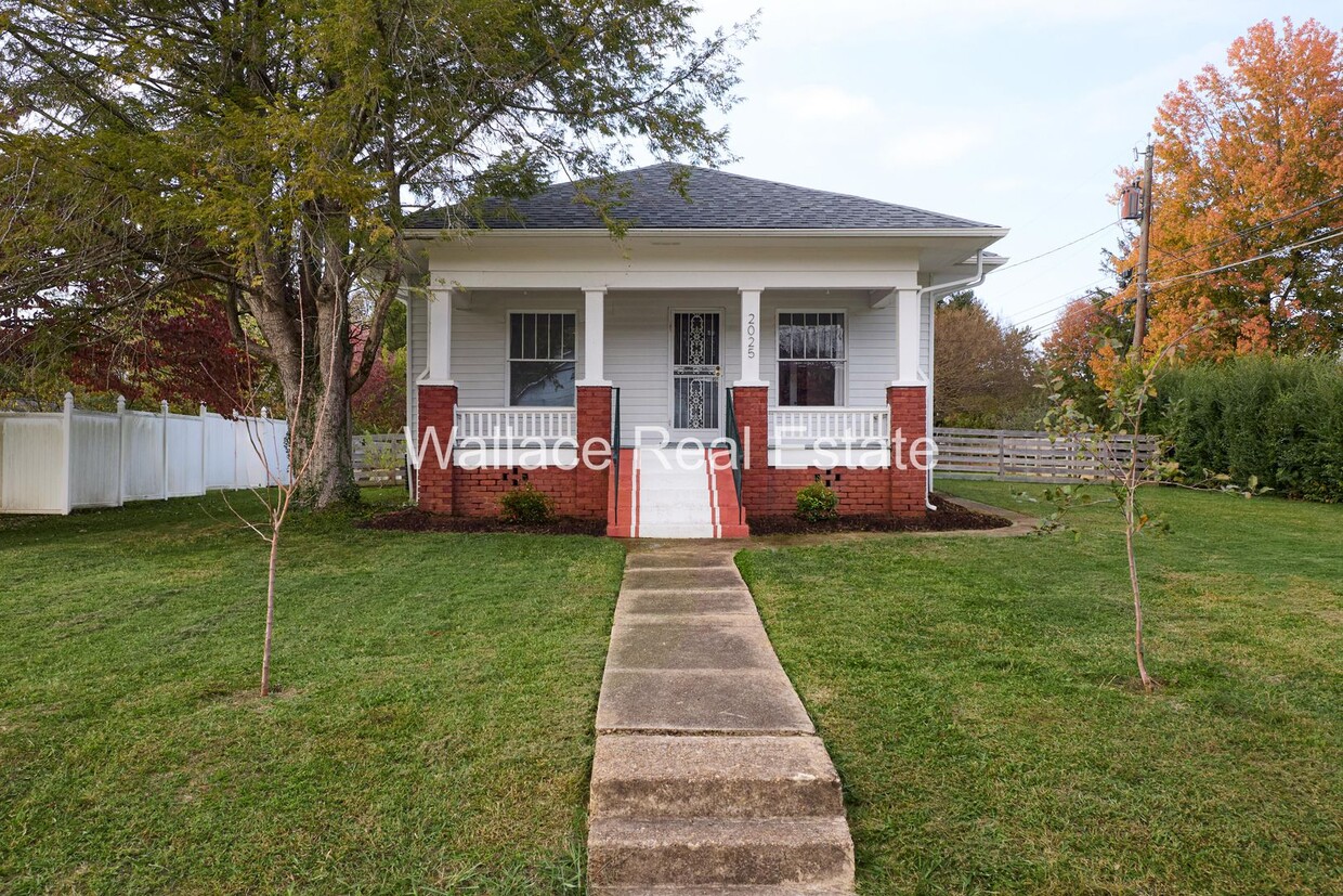 Foto principal - SUPER CUTE 1920'S CRAFTSMAN HOME...2 BEDRO...