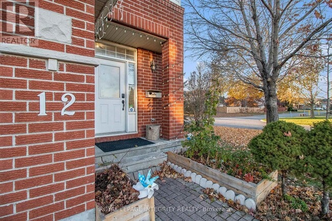 Building Photo - 12 Cottingham St