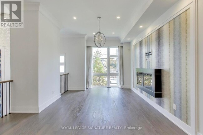 Photo du bâtiment - 9124 Bathurst St