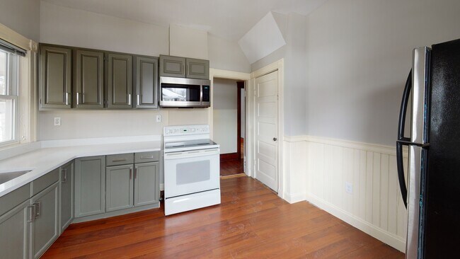Building Photo - 139-141 Edenfield Ave