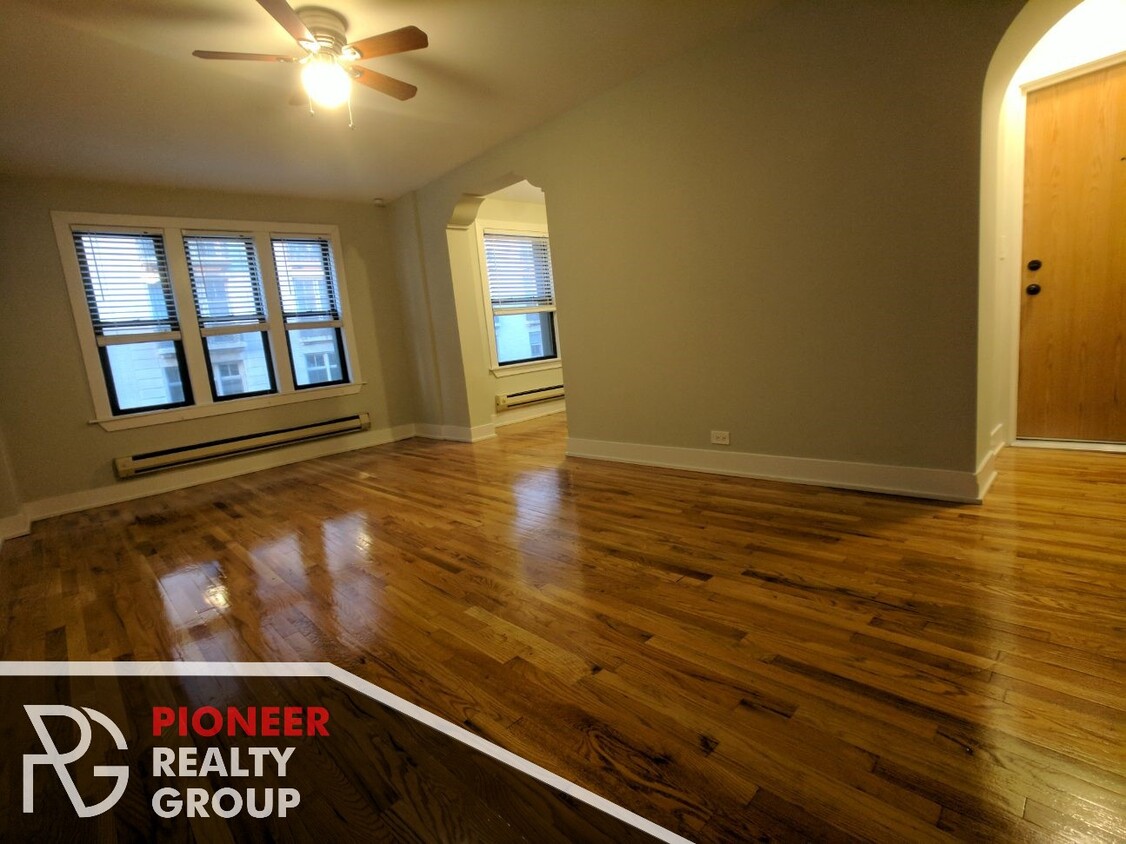 Foto principal - 429 W Roscoe St