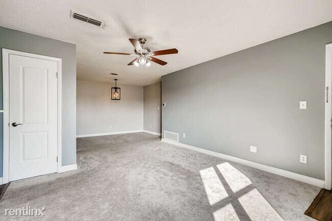 Building Photo - 3 br, 2 bath Condo - 2260 E Geddes Ave