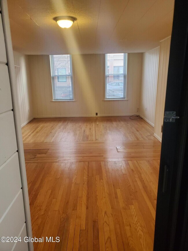 Foto del edificio - 1833 3rd Ave