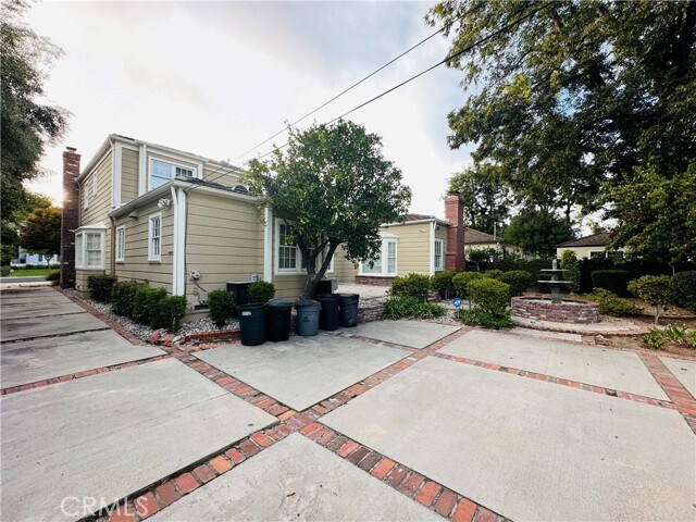 Building Photo - 2210 El Molino Pl