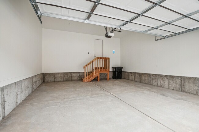 Building Photo - 474 Ascent Dr