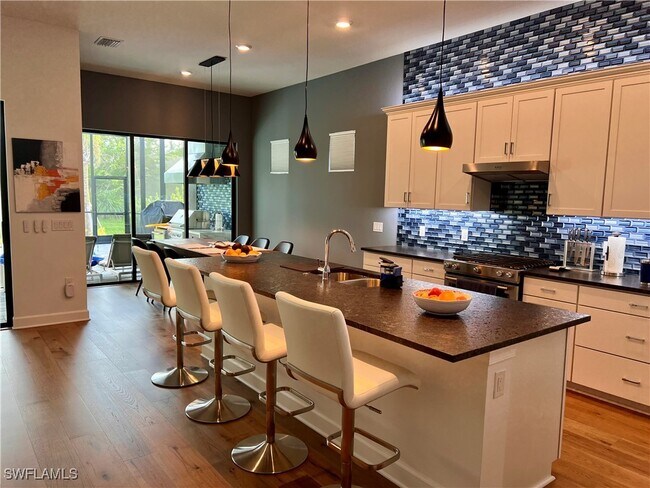 Building Photo - 6690 Pennyroyal Dr
