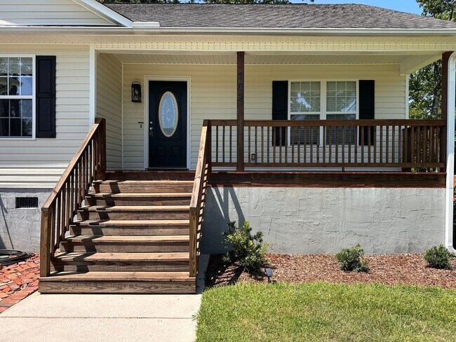 Building Photo - 102 Brookhaven Dr