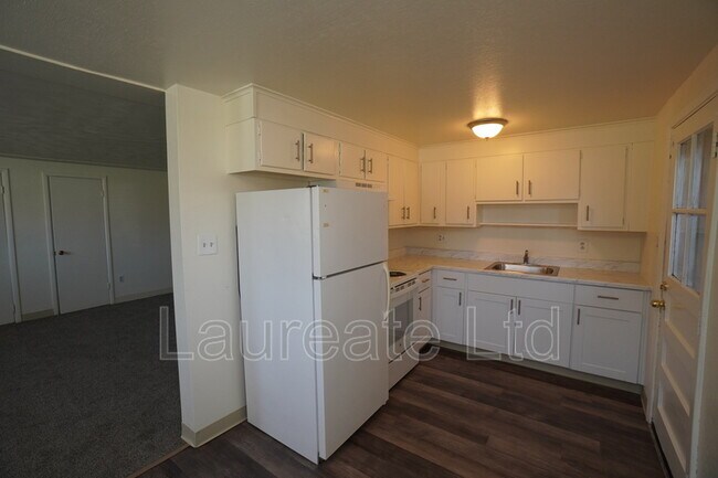 Building Photo - 5985 S Yukon St