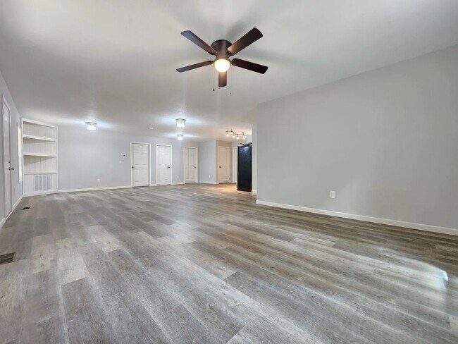 Foto del edificio - Stunning 3-Bedroom All-Brick Home with New Appliances & Large Deck in Kodak, TN