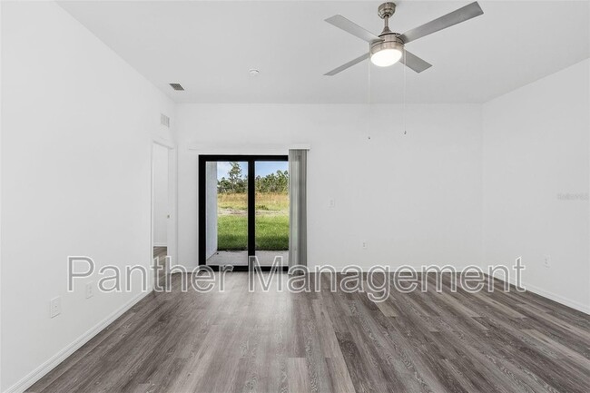 Foto del edificio - 1095 Highlands Rd