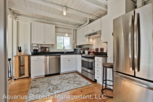 Building Photo - 3 br, 2 bath House - 11 Rocky Point Lane