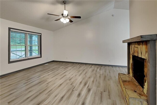 Building Photo - 5406 Jamestowne Dr