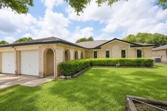 Building Photo - 9422 Claridge Dr