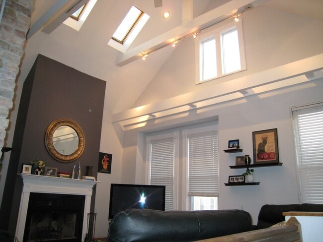 Foto del edificio - 1141 W Addison St