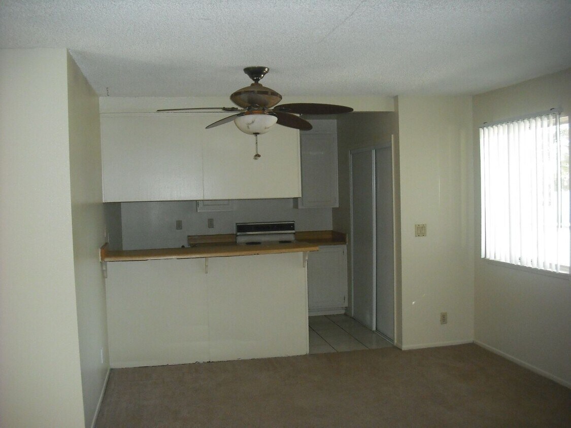 Primary Photo - Spacious 1 bedroom condo with pool