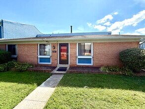 Building Photo - 8651 Madera Ct