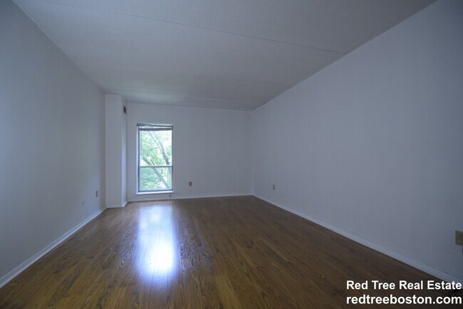 Building Photo - 50-56 Broadlawn Park