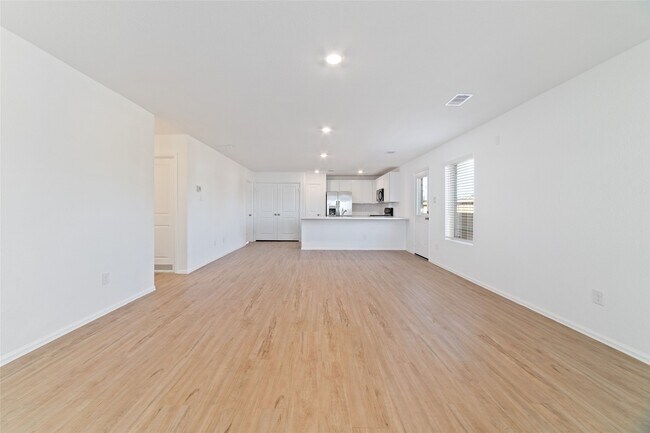 Foto del edificio - 7611 Cedar Birch Dr