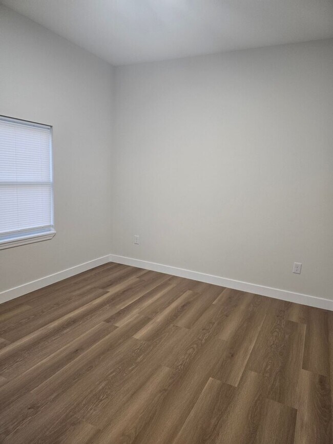 Foto del edificio - 3034-MF2-E5