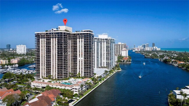 Foto del edificio - 19667 Turnberry Way