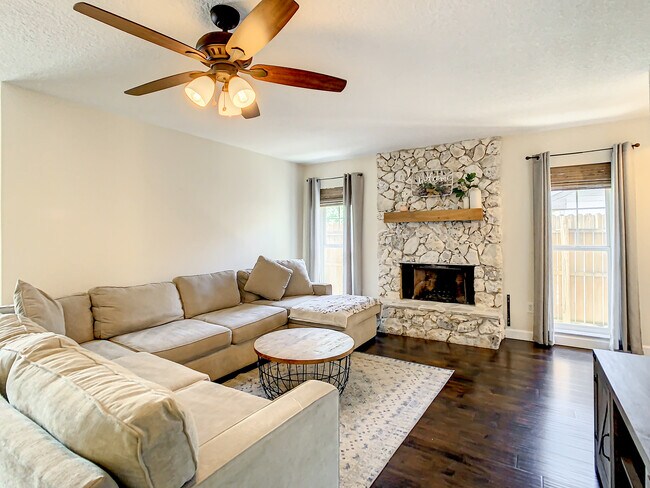 Building Photo - 1373 San Diego Ct