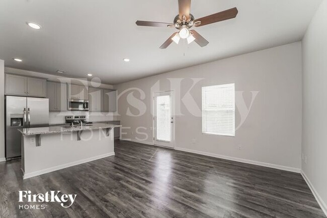 Building Photo - 10714 Rivergate Dr NW