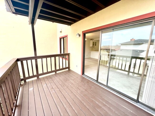 Building Photo - 185C -TL - CS