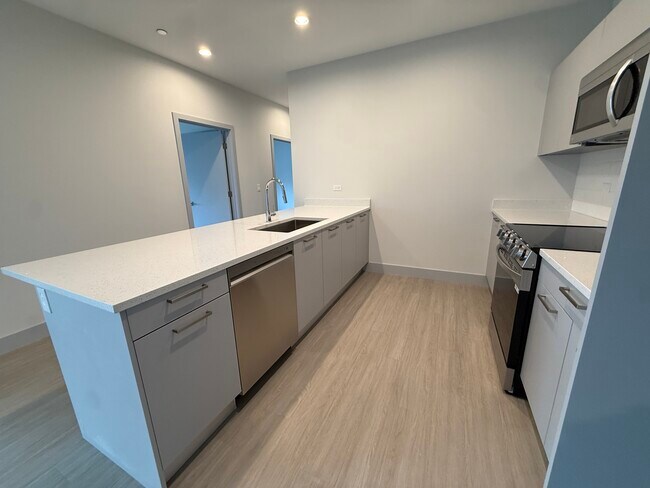 Foto del edificio - 6350 N Glenwood Ave