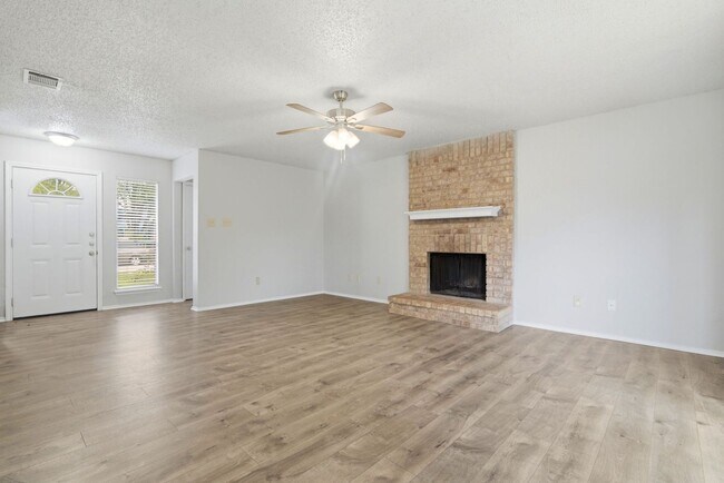Foto del edificio - CHARMING 3 Bedroom - NORTHWEST CROSSING