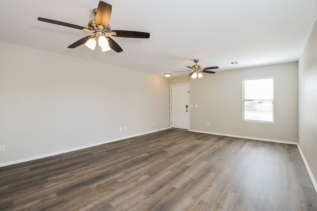 Building Photo - 9879 E Wash Oasis Pl