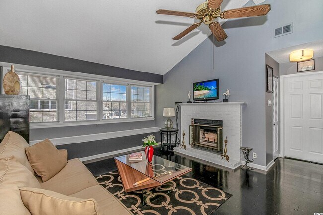 Foto del edificio - 1203 Tiffany Ln