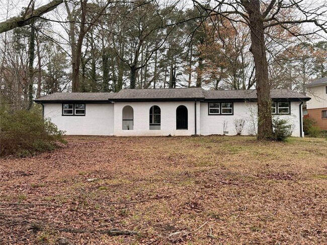Building Photo - 1055 Pinecrest Dr