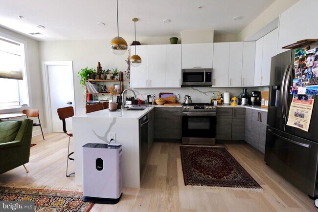 Building Photo - 1821 I St NE