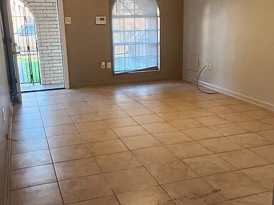 Foto del edificio - 7040 Bunker Hill Rd