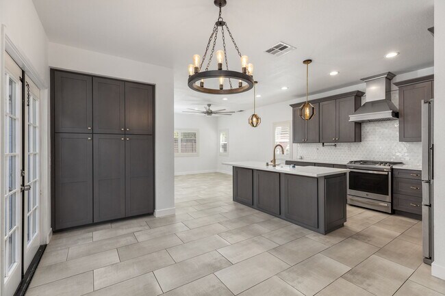 Foto del edificio - 39764 Chambray Dr
