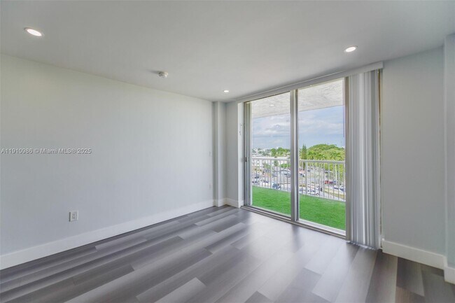 Foto del edificio - 1800 NW 24th Ave