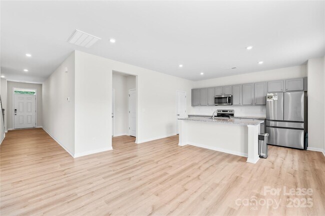 Foto del edificio - 3432 Blf Hl Ln