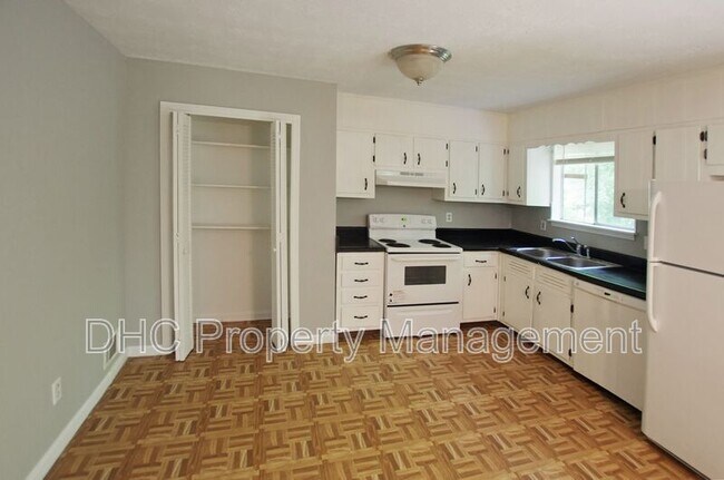 Foto del edificio - 210 Creekwood Ln