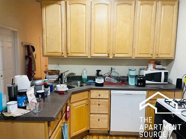 Building Photo - 2315 N Leavitt St